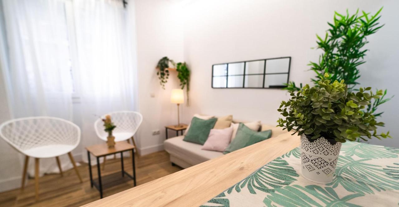 2 A 6 Pax Museos Y Ronda De Atocha Apartment Madrid Ngoại thất bức ảnh