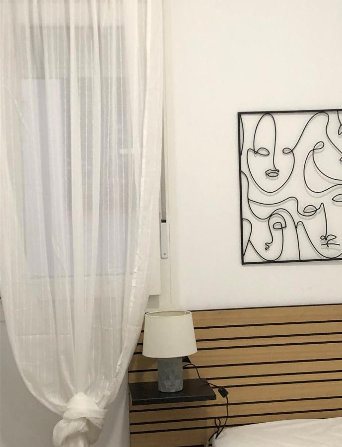 2 A 6 Pax Museos Y Ronda De Atocha Apartment Madrid Ngoại thất bức ảnh